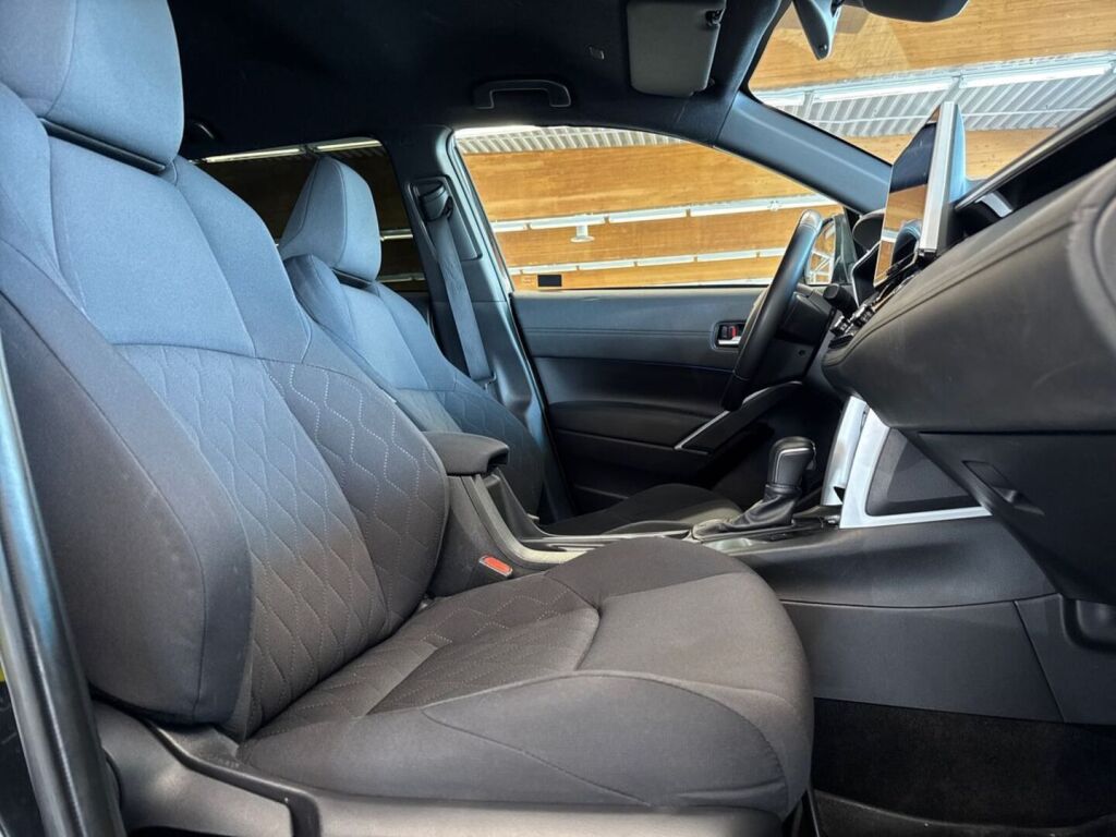 Toyota Corolla Cross 2024 Musta