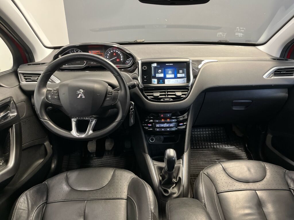 Peugeot 208 2014 Met. Punainen