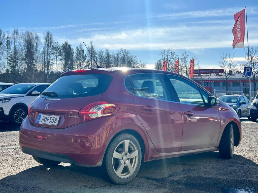 Peugeot 208 2014 Met. Punainen