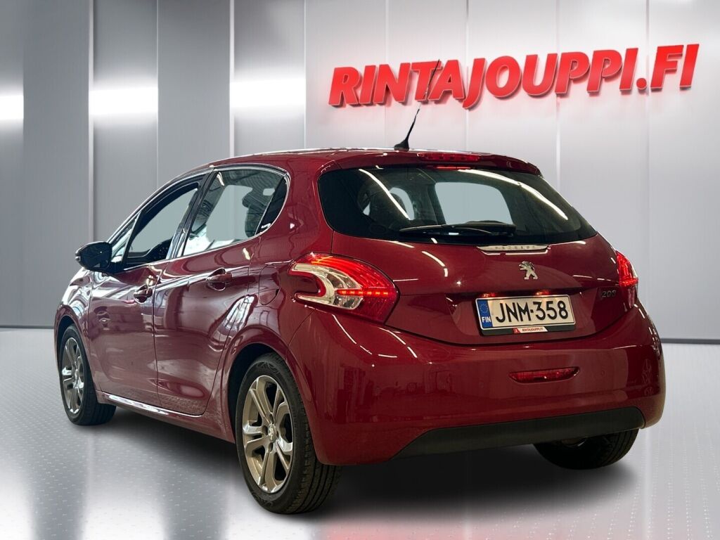 Peugeot 208 2014 Met. Punainen