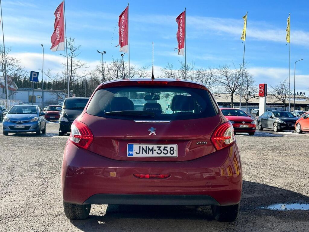 Peugeot 208 2014 Met. Punainen
