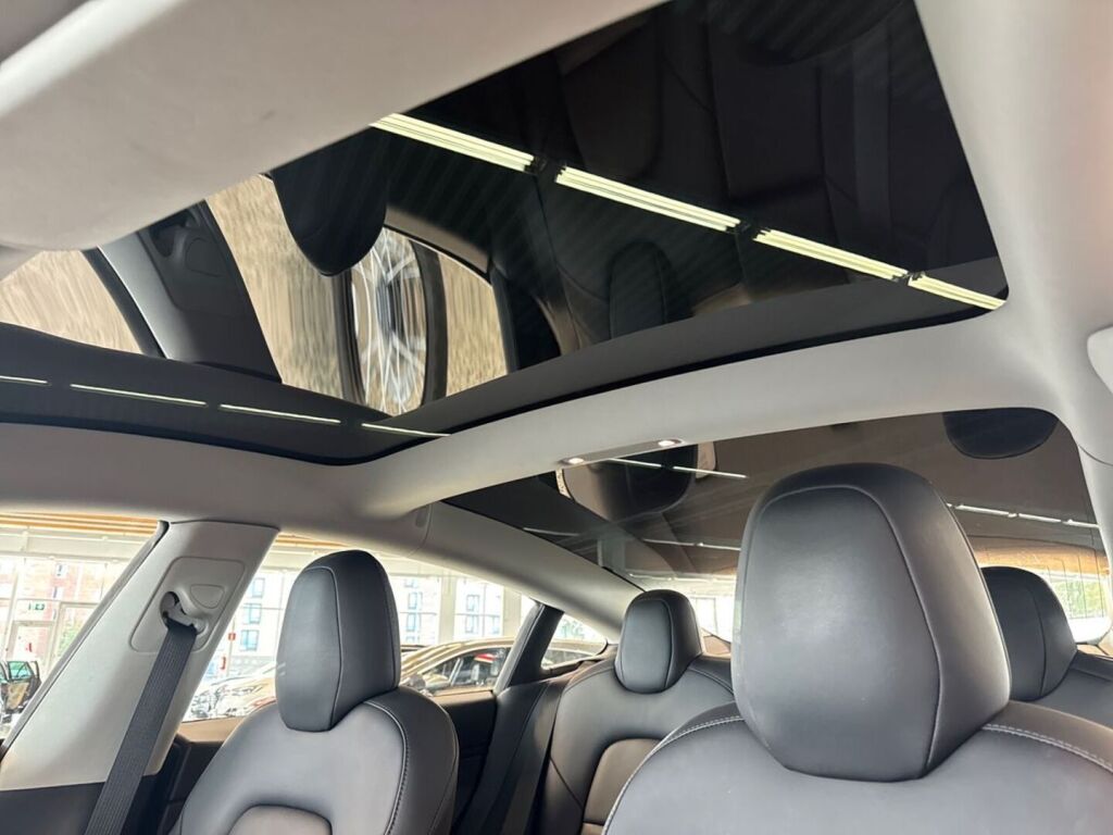 Tesla Model 3 2019 Harmaa