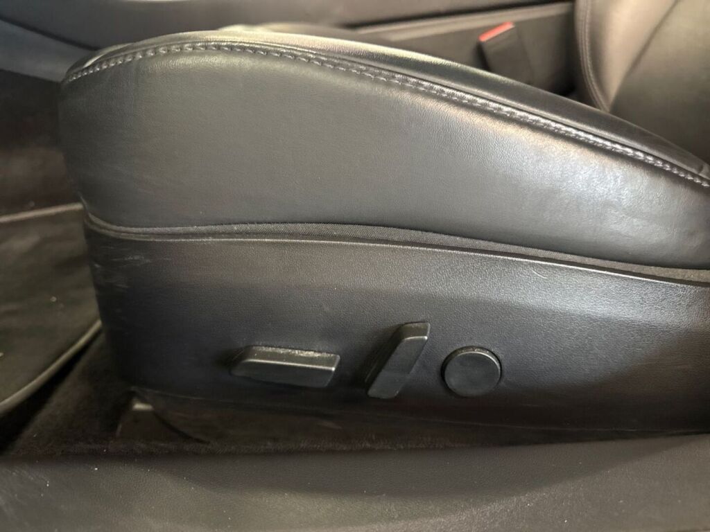 Tesla Model 3 2019 Harmaa