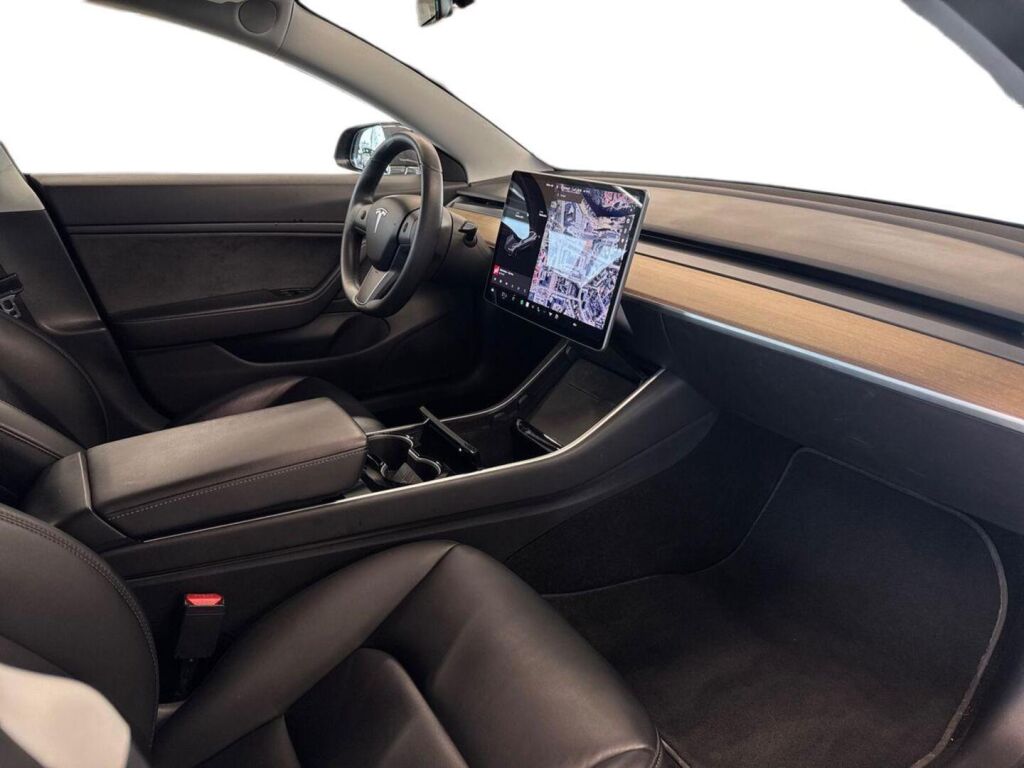Tesla Model 3 2019 Harmaa
