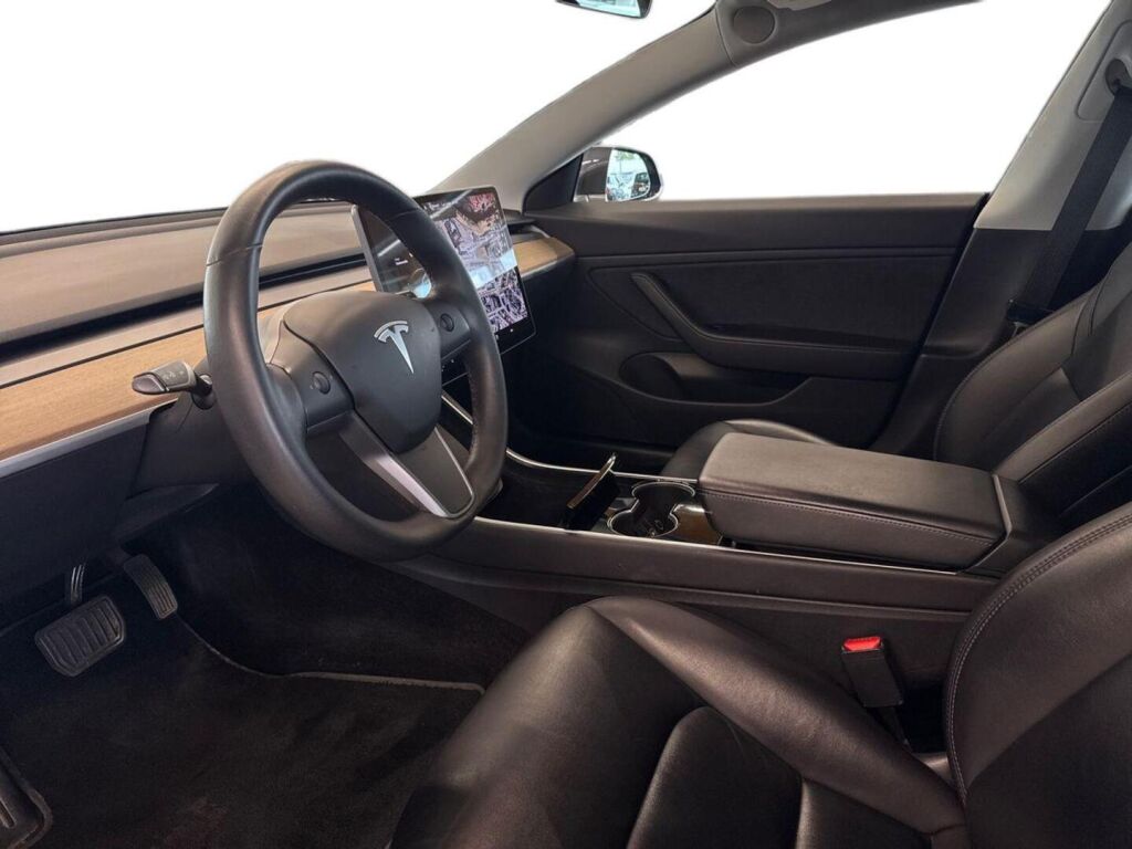 Tesla Model 3 2019 Harmaa