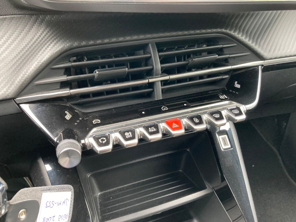 Peugeot 2008 2024 Metallinhohto Harmaa