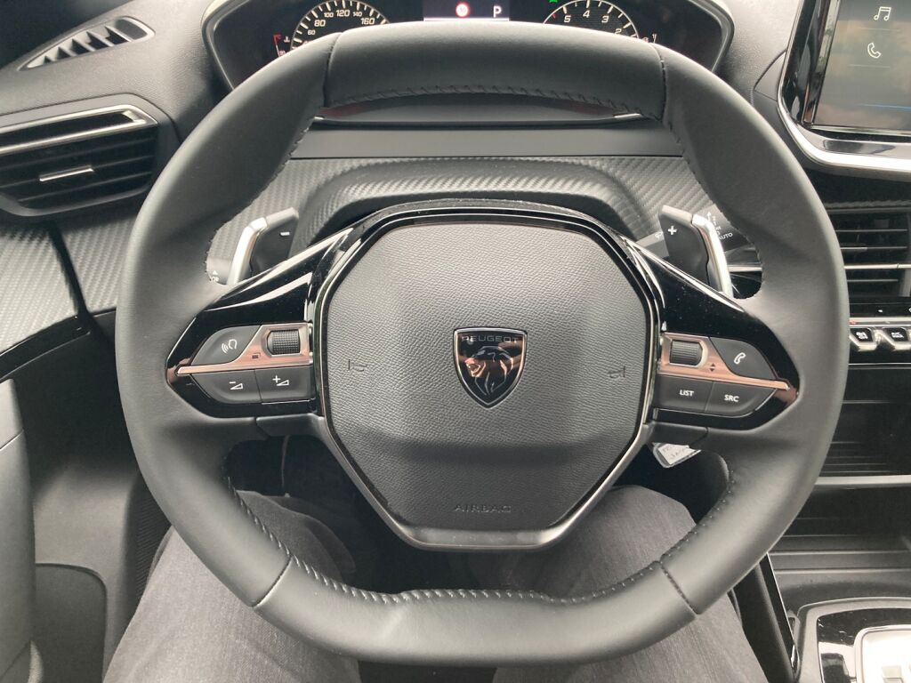 Peugeot 2008 2024 Metallinhohto Harmaa