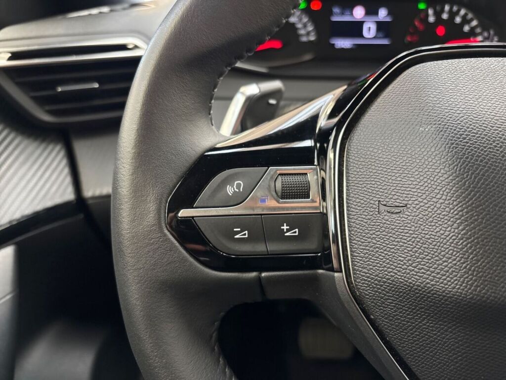 Peugeot 2008 2024 Harmaa