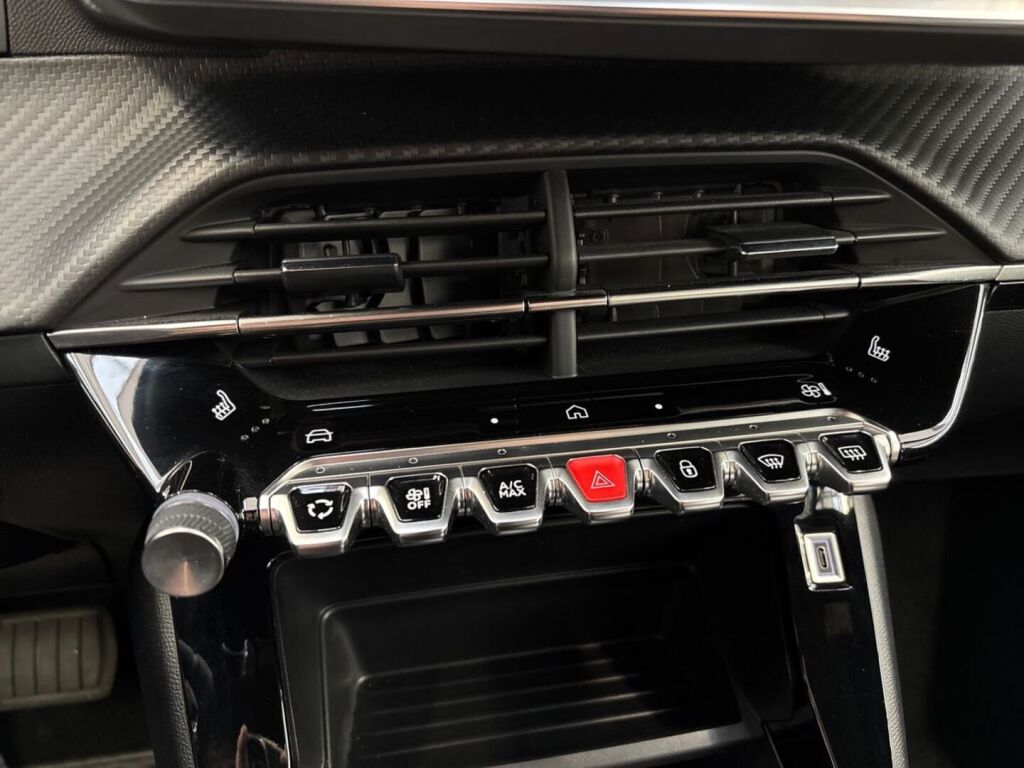 Peugeot 2008 2024 Harmaa