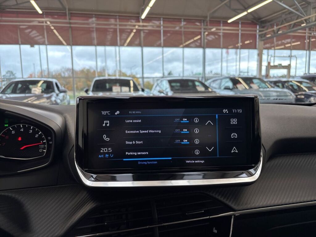 Peugeot 2008 2024 Harmaa