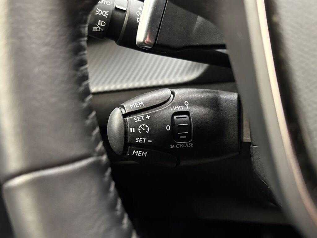 Peugeot 2008 2024 Harmaa