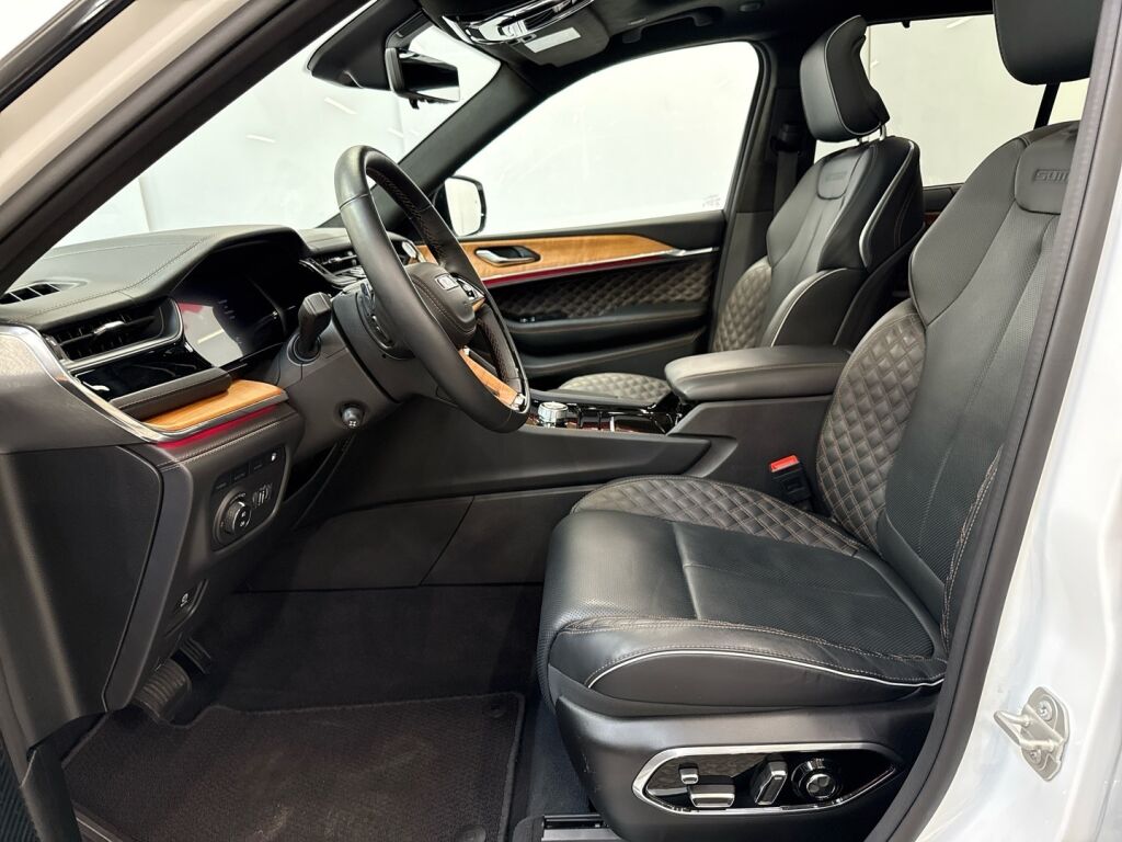 Jeep Grand Cherokee 2024 Valkoinen