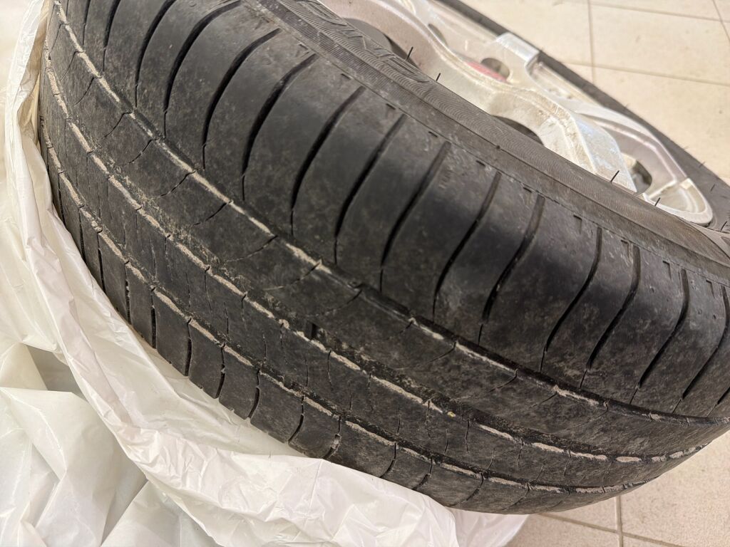 Kia XCeed 2022 Harmaa