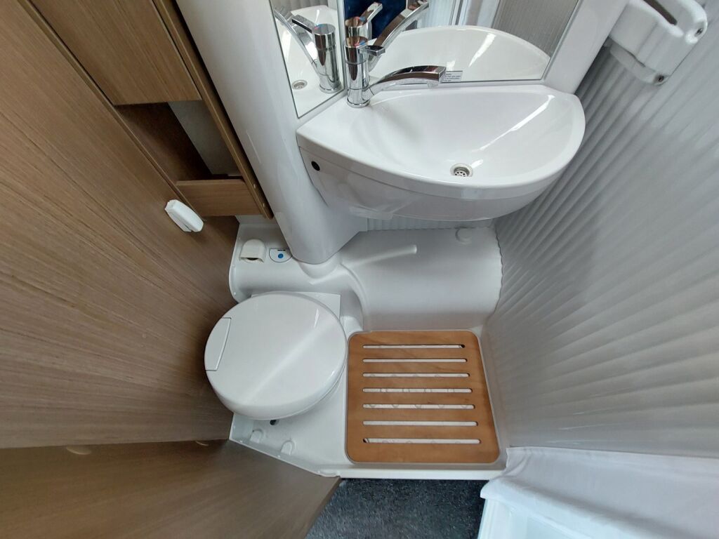 Carado I 338 Edition 15 2024 Valkoinen