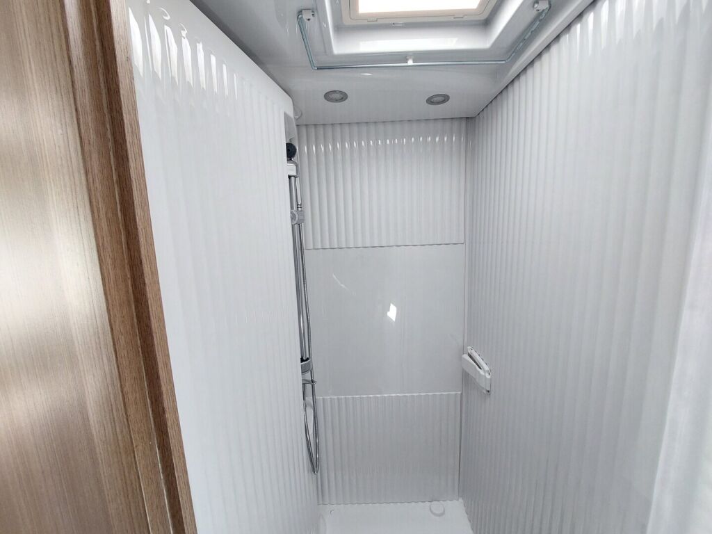 Carado I 338 Edition 15 2024 Valkoinen