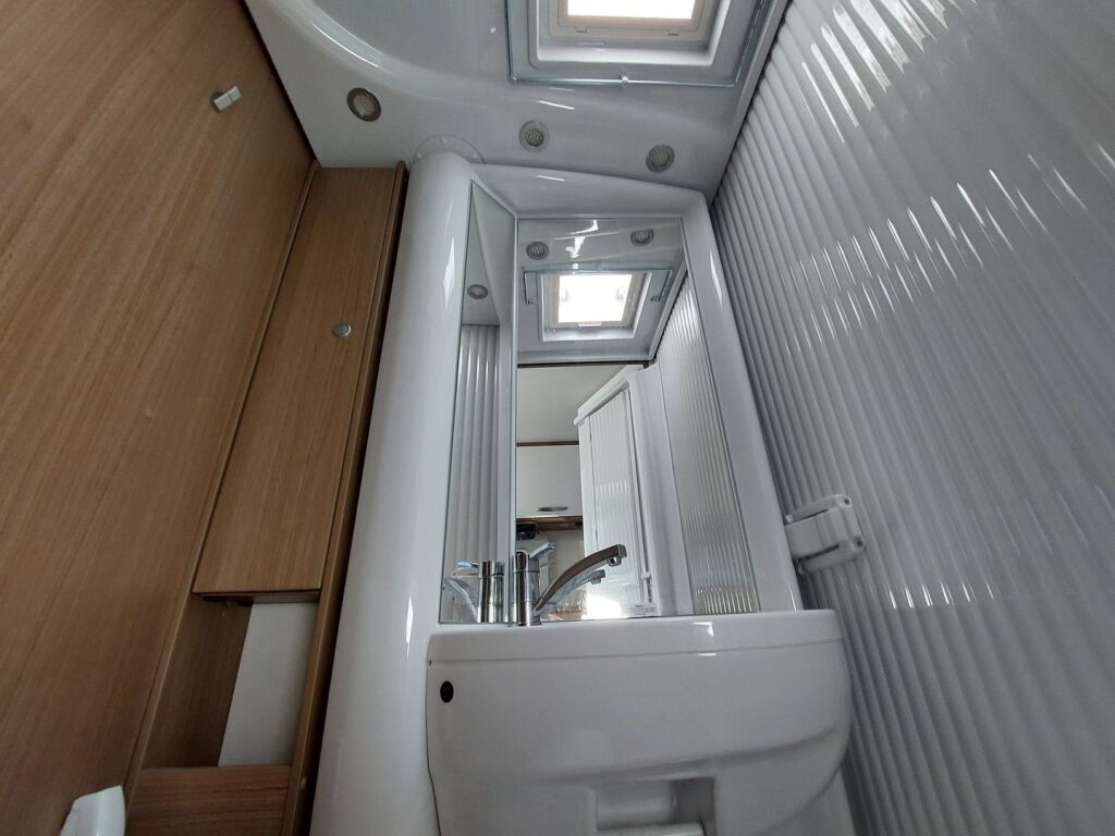 Carado I 338 Edition 15 2024 Valkoinen