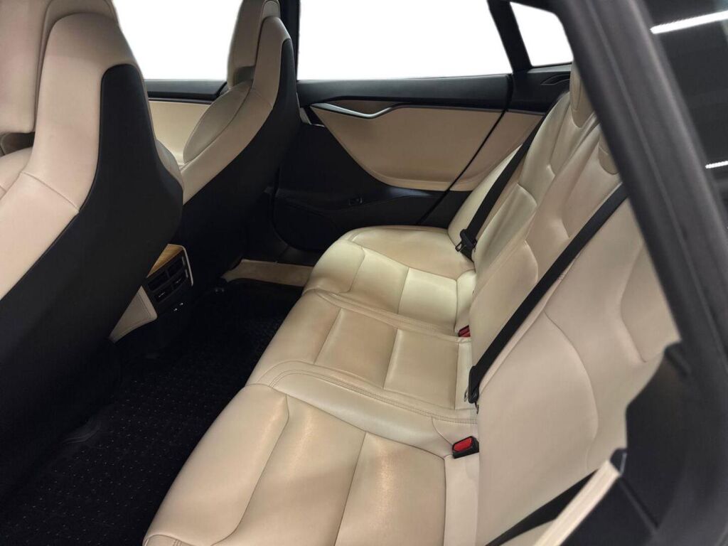 Tesla Model S 2020 Valkoinen