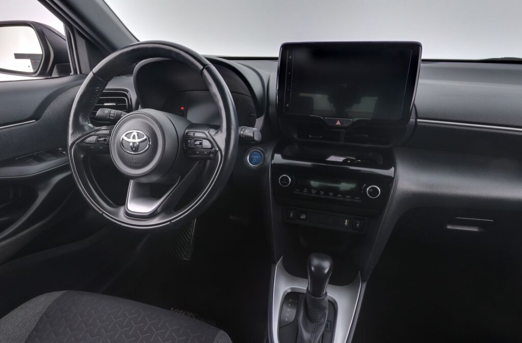 Toyota Yaris Cross 2022 Musta