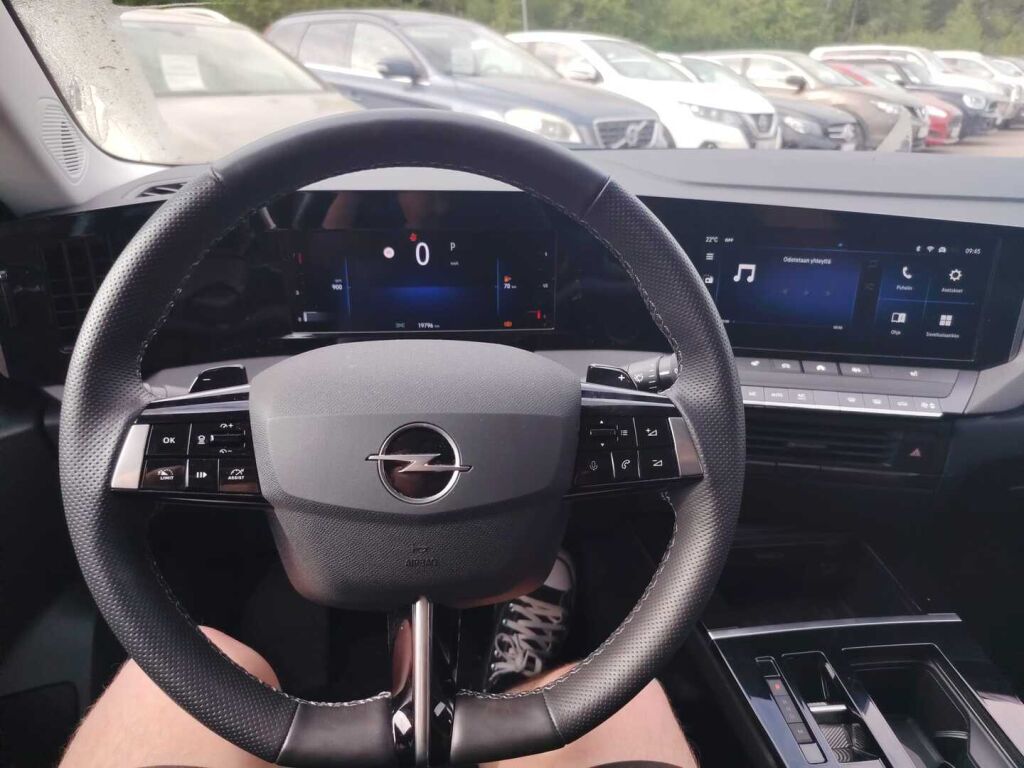 Opel Astra 2024 Valkoinen