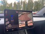 Tesla Model Y 2023 Sininen