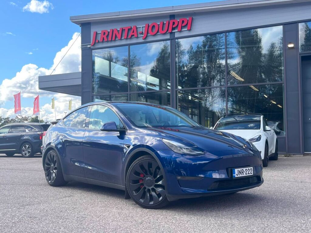 Tesla Model Y 2023 Sininen
