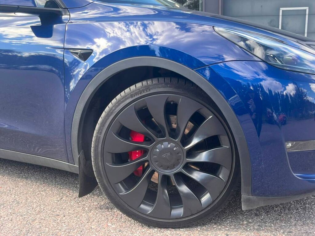 Tesla Model Y 2023 Sininen