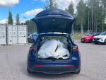 Tesla Model Y 2023 Sininen