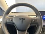 Tesla Model Y 2023 Sininen