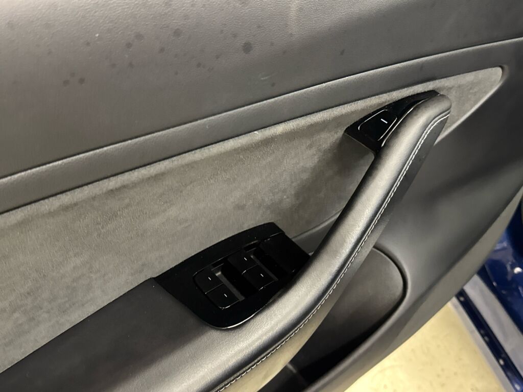 Tesla Model 3 2019 Sininen