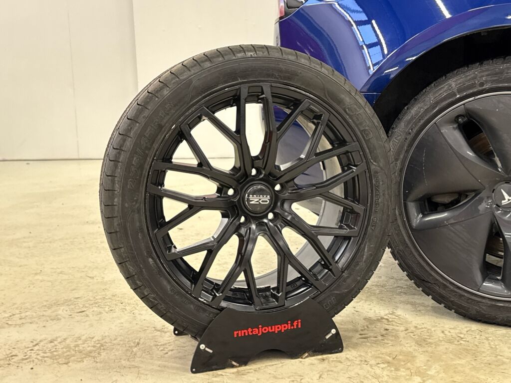 Tesla Model 3 2019 Sininen