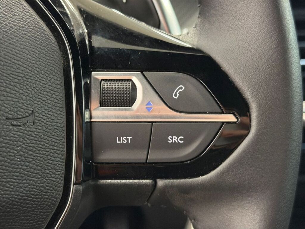 Peugeot 2008 2025 Harmaa