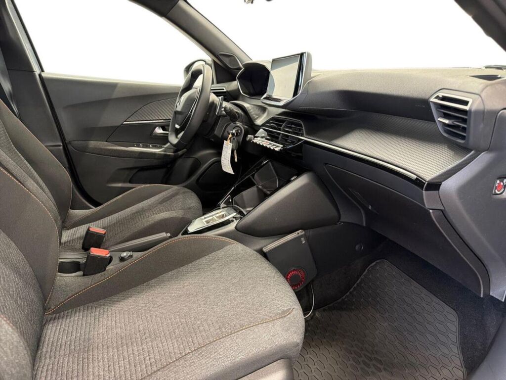 Peugeot 2008 2025 Harmaa