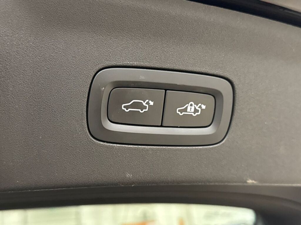 Polestar 2 2020 Musta