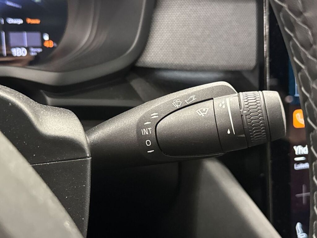 Polestar 2 2020 Musta
