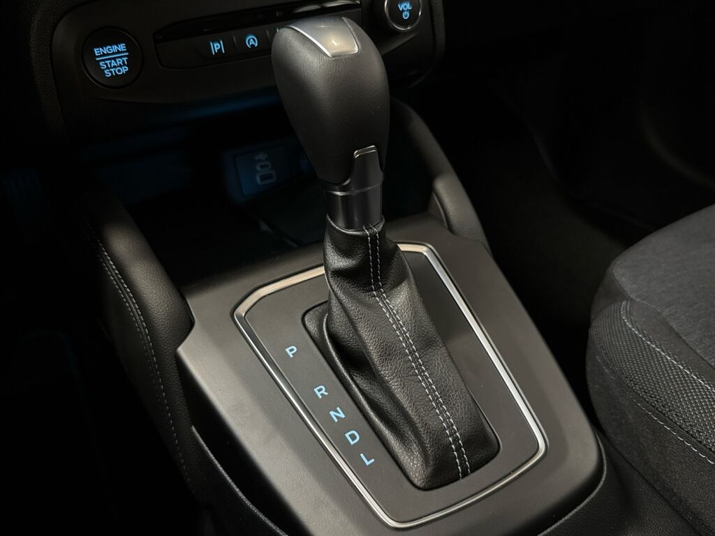 Ford Focus 2025 Fantastic Red