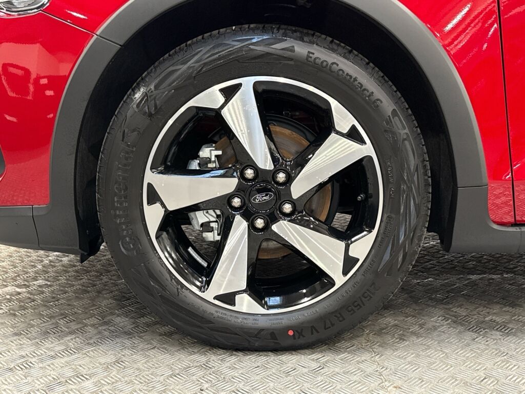 Ford Focus 2025 Fantastic Red