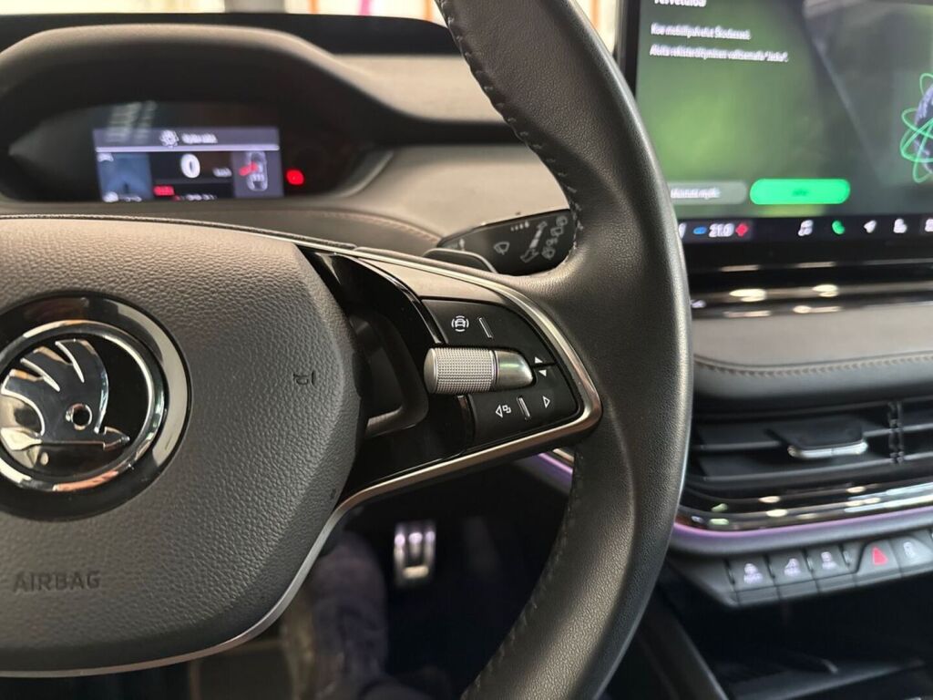 Skoda Enyaq 2025 Musta