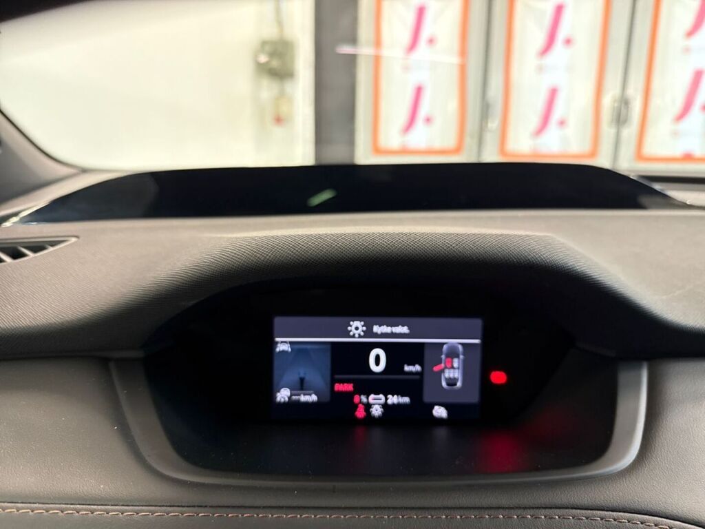 Skoda Enyaq 2025 Musta