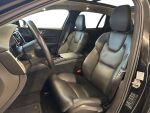 Volvo V60 2021 Musta