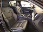 Volvo V60 2021 Musta
