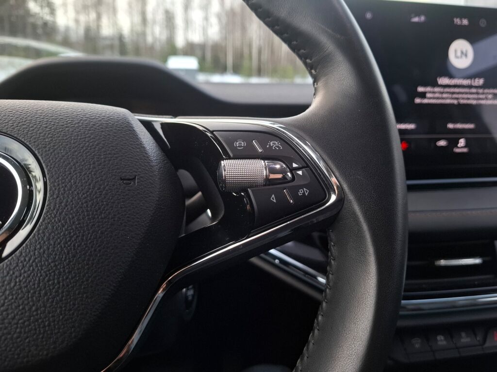 Skoda Enyaq 2021 Musta