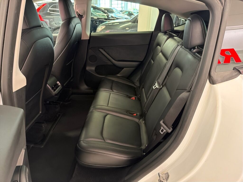 Tesla Model Y 2021 Valkoinen