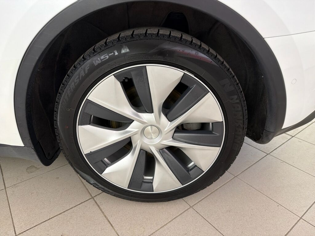 Tesla Model Y 2021 Valkoinen