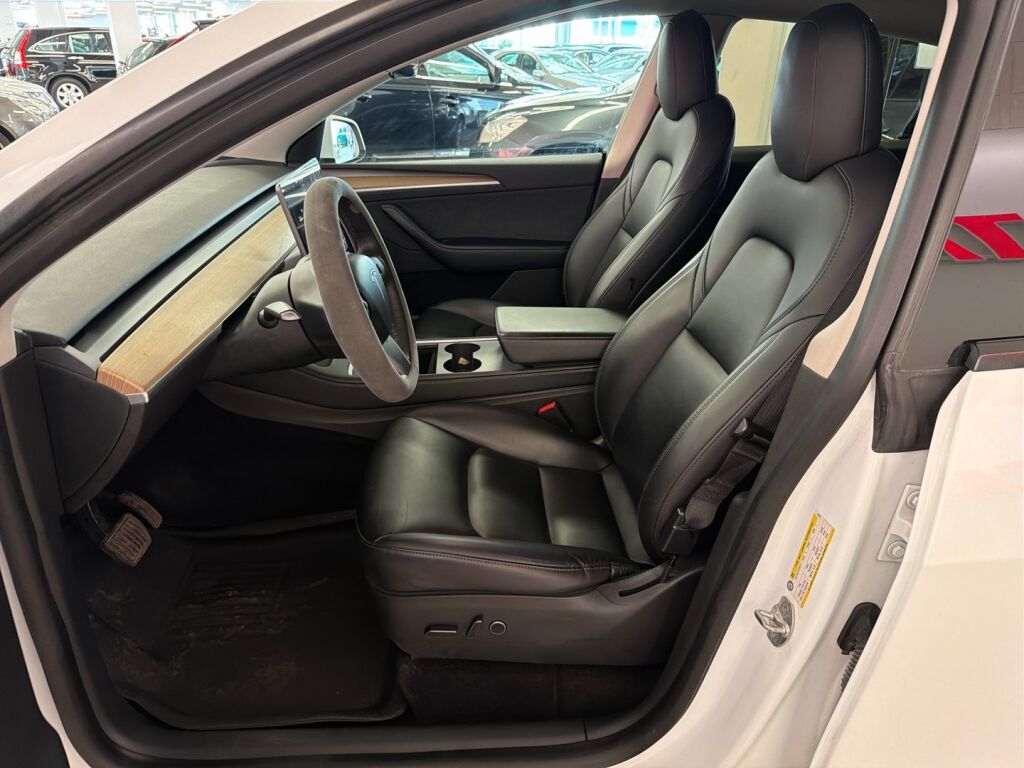 Tesla Model Y 2021 Valkoinen