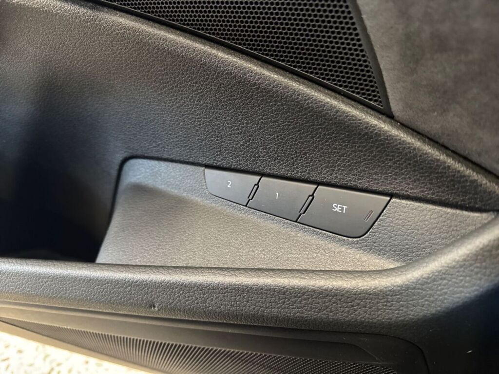 Audi e-tron 2019 Harmaa