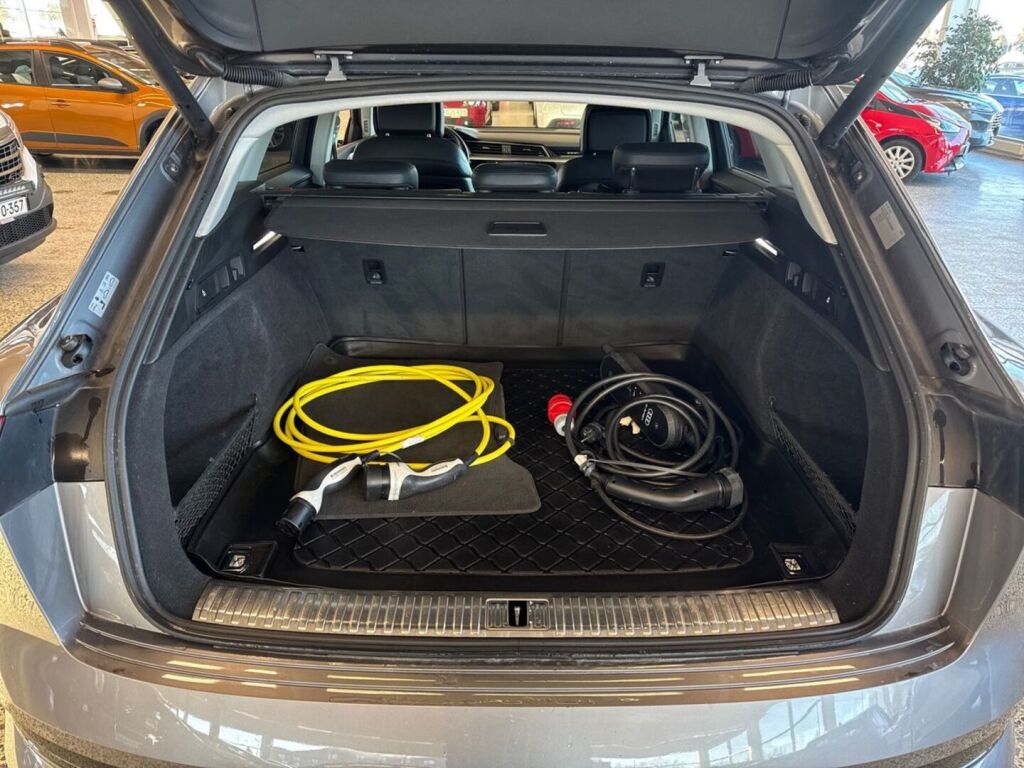 Audi e-tron 2019 Harmaa