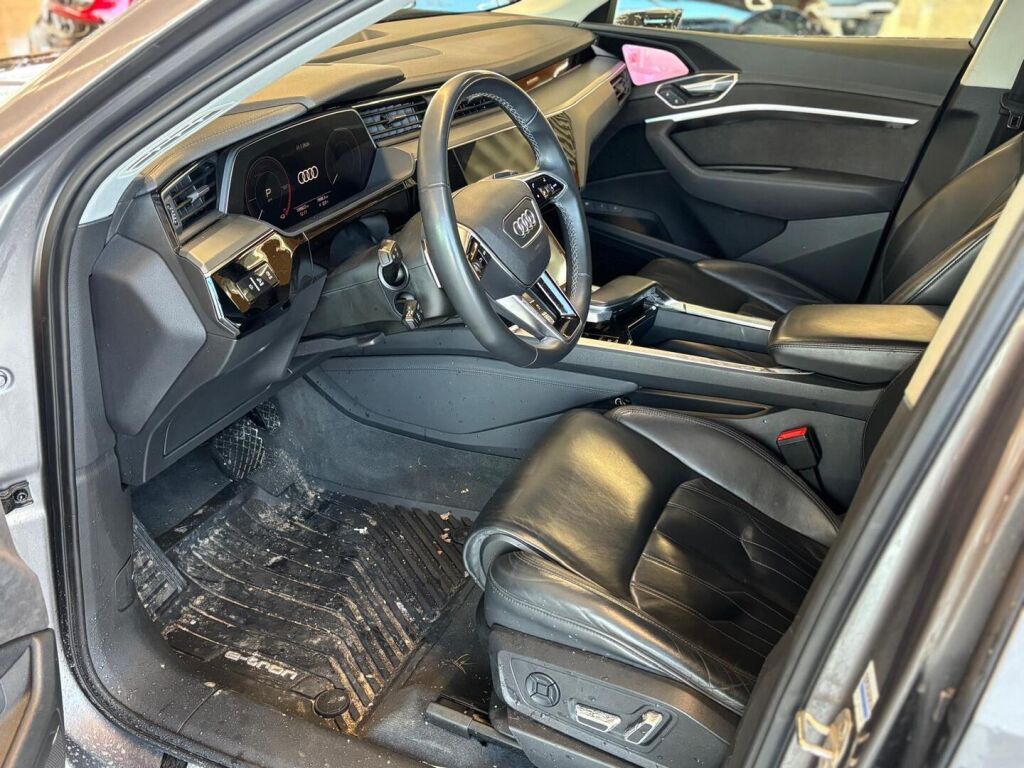 Audi e-tron 2019 Harmaa