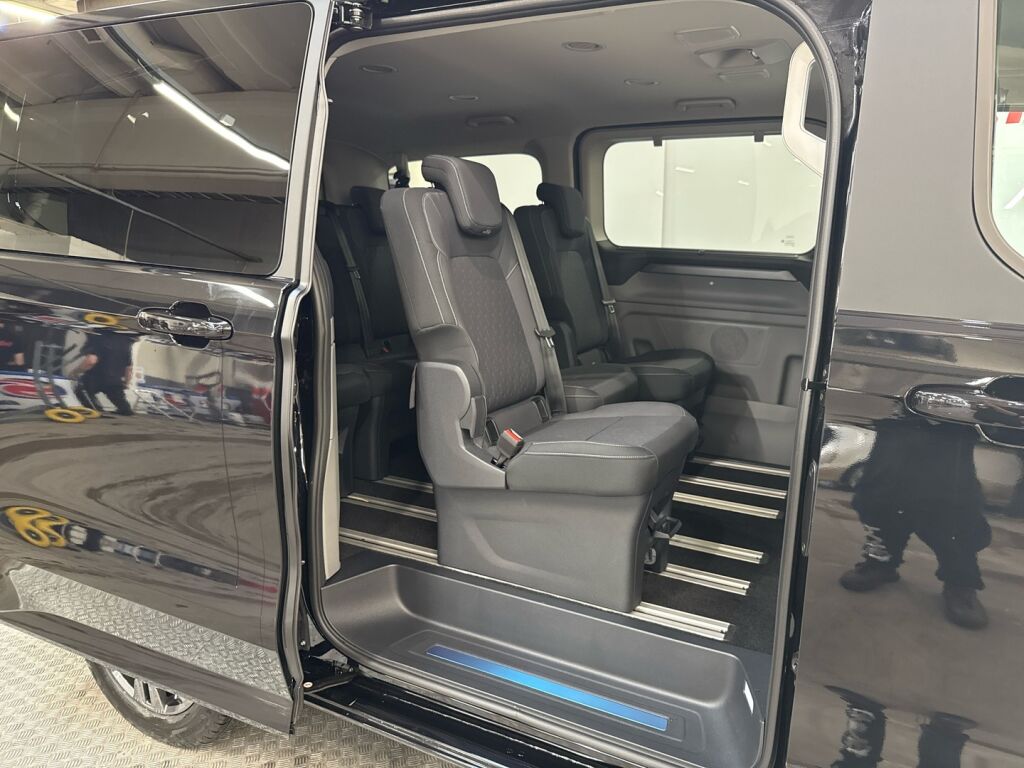 Ford Tourneo Custom 2025 