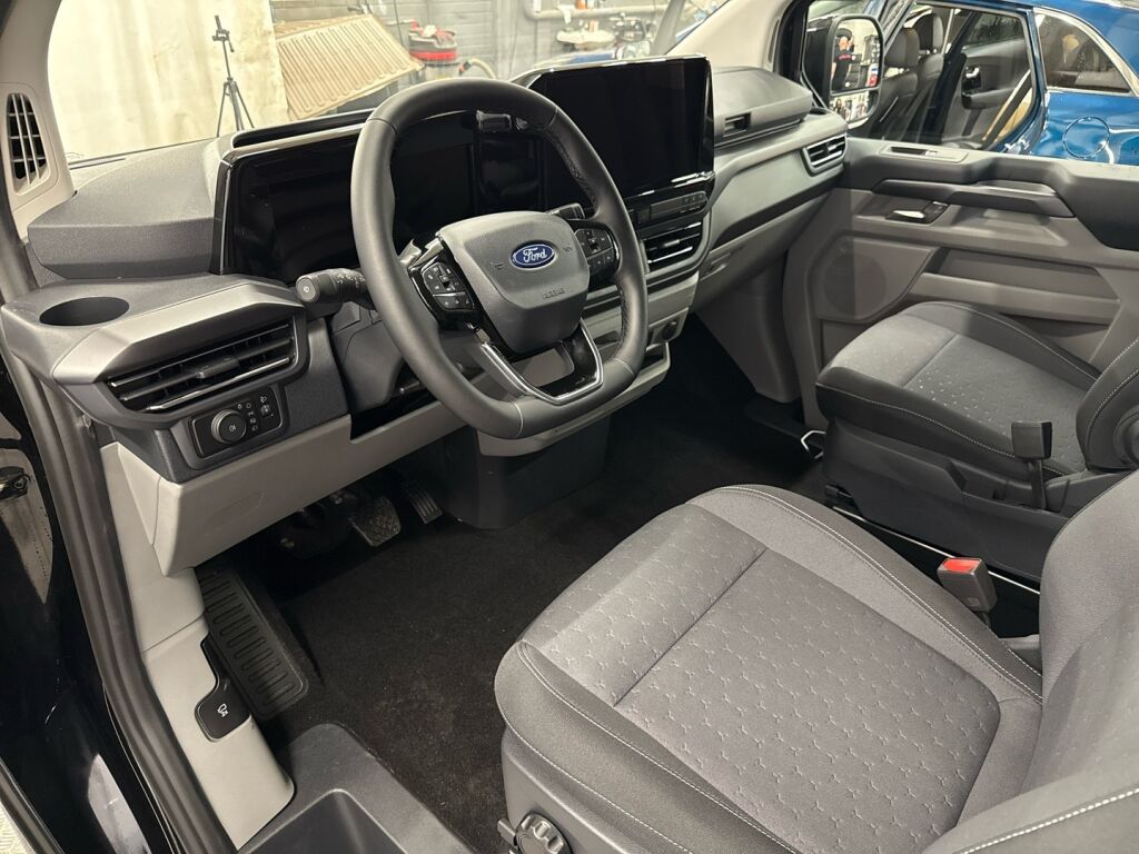 Ford Tourneo Custom 2025 