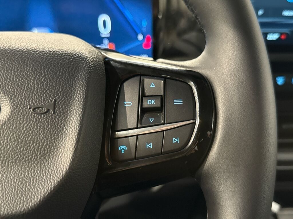 Ford Tourneo Custom 2025 Musta